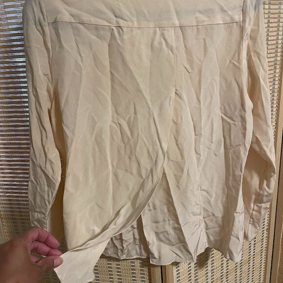 CUYANA Silk V-Neck Blouse size M - Picture 8 of 9
